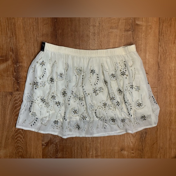 Y2K Abercrombie & Fitch Beaded Rhinestone Mini Skirt Cream Ivory Women’s XS NWT - Picture 3 of 9